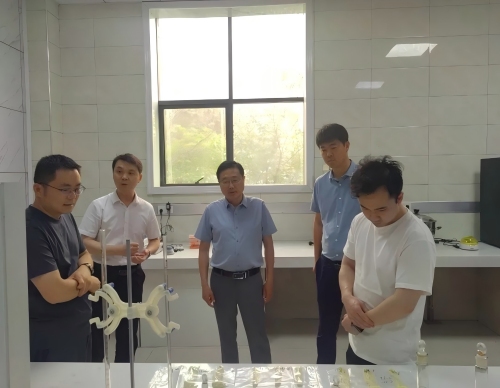 三只松鼠客商到公司參觀